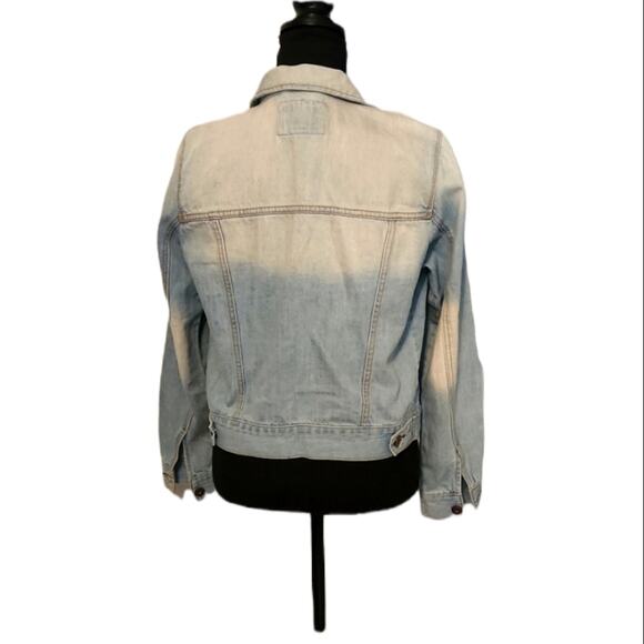 Forever 21 Women's Light Wash Denim Jean Jacket/Size SM Trucker Button Front‎ - Picture 3 of 6